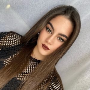 Meet your Posher, Evie